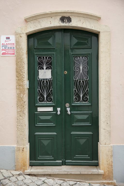 Guest House First Floor Lagos Bagian luar foto